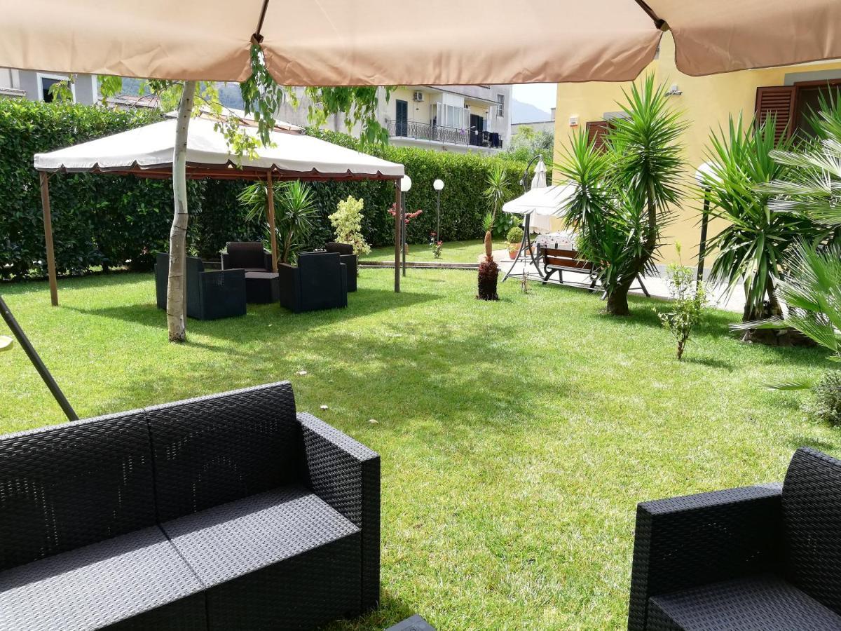 Depandance Con Piscina In Uso In Esclusivo In B&B SantʼAntonio Abate Esterno foto