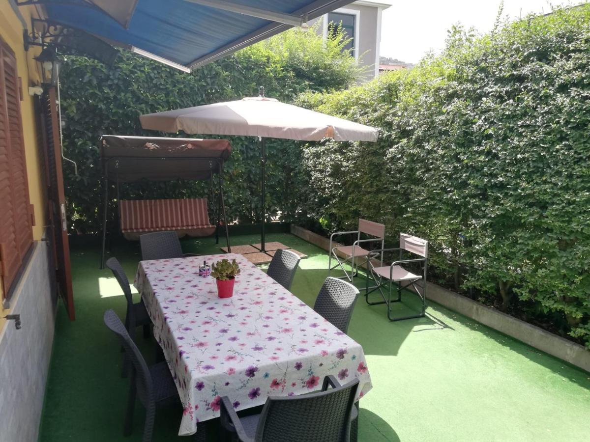 Depandance Con Piscina In Uso In Esclusivo In B&B SantʼAntonio Abate Esterno foto