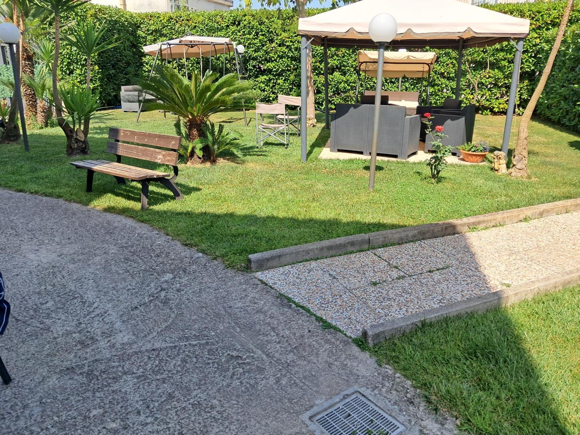 Depandance Con Piscina In Uso In Esclusivo In B&B SantʼAntonio Abate Esterno foto